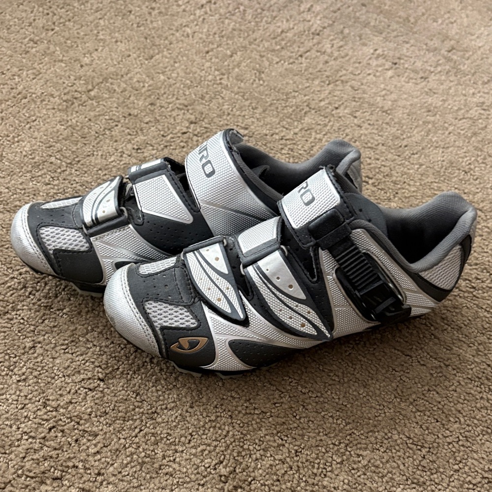 Giro Women’s Silver and Black Cycling Shoe with Buckle Strap